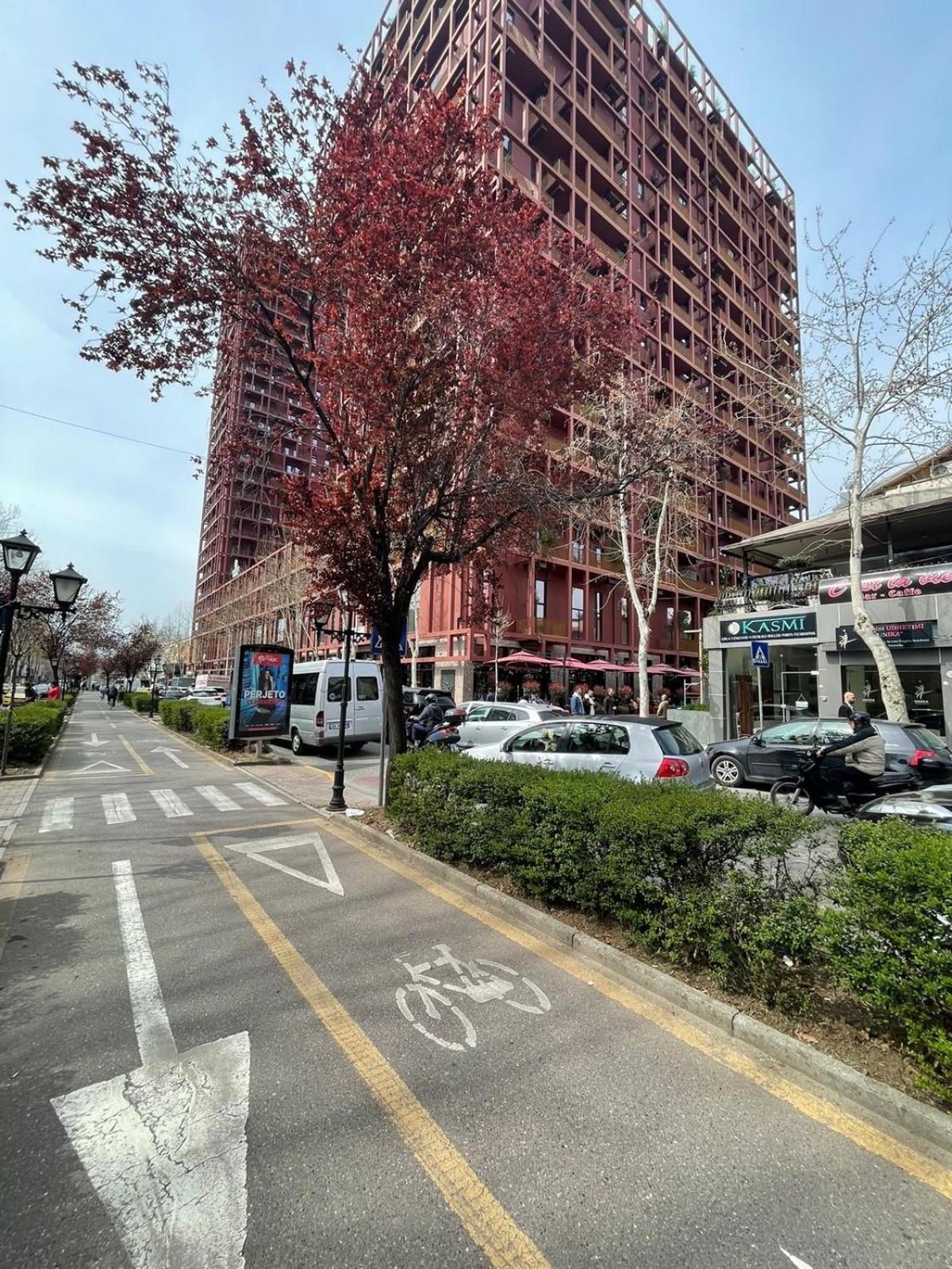 Garden Building Luxury Apartment Тирана Экстерьер фото