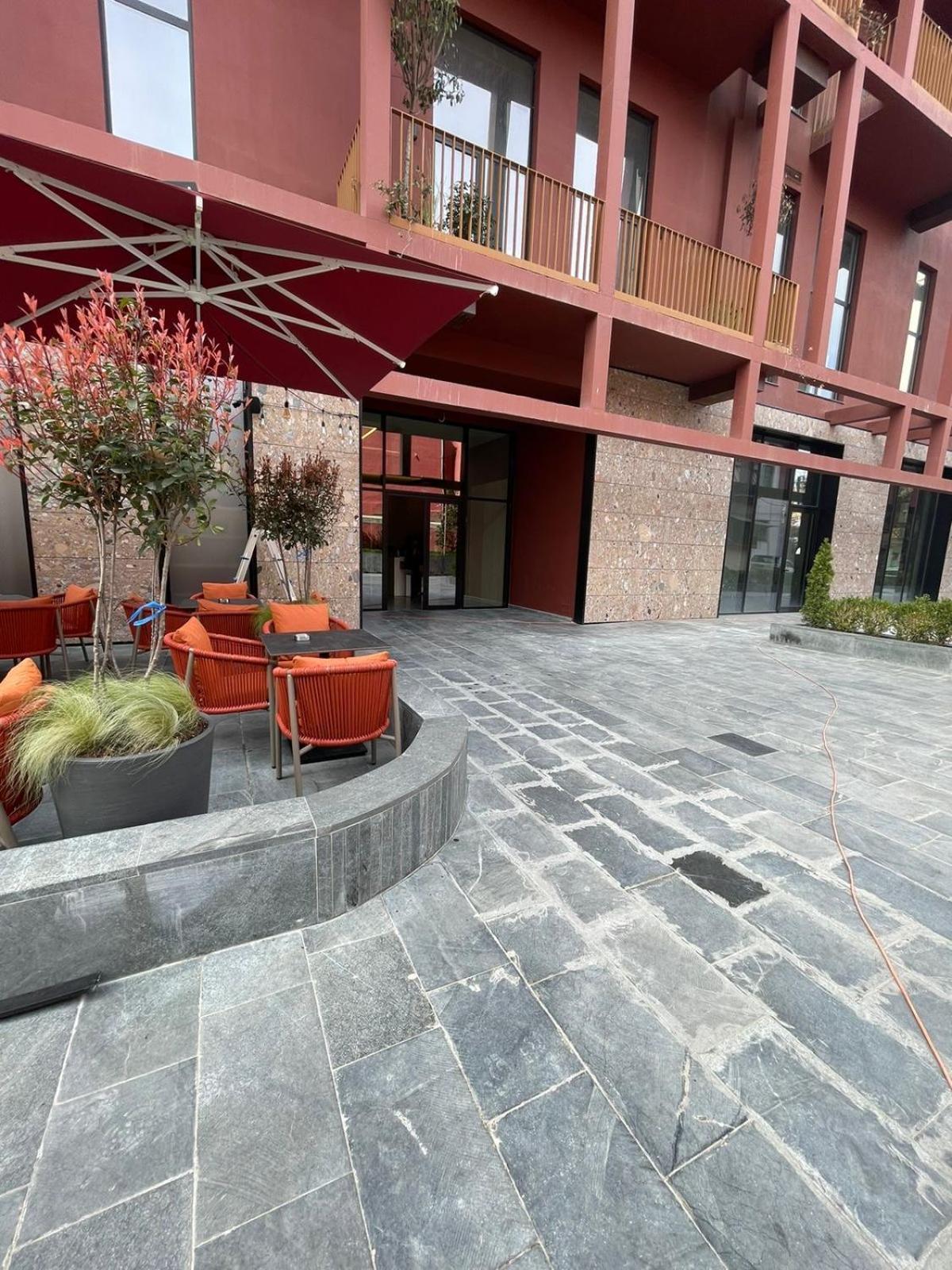 Garden Building Luxury Apartment Тирана Экстерьер фото