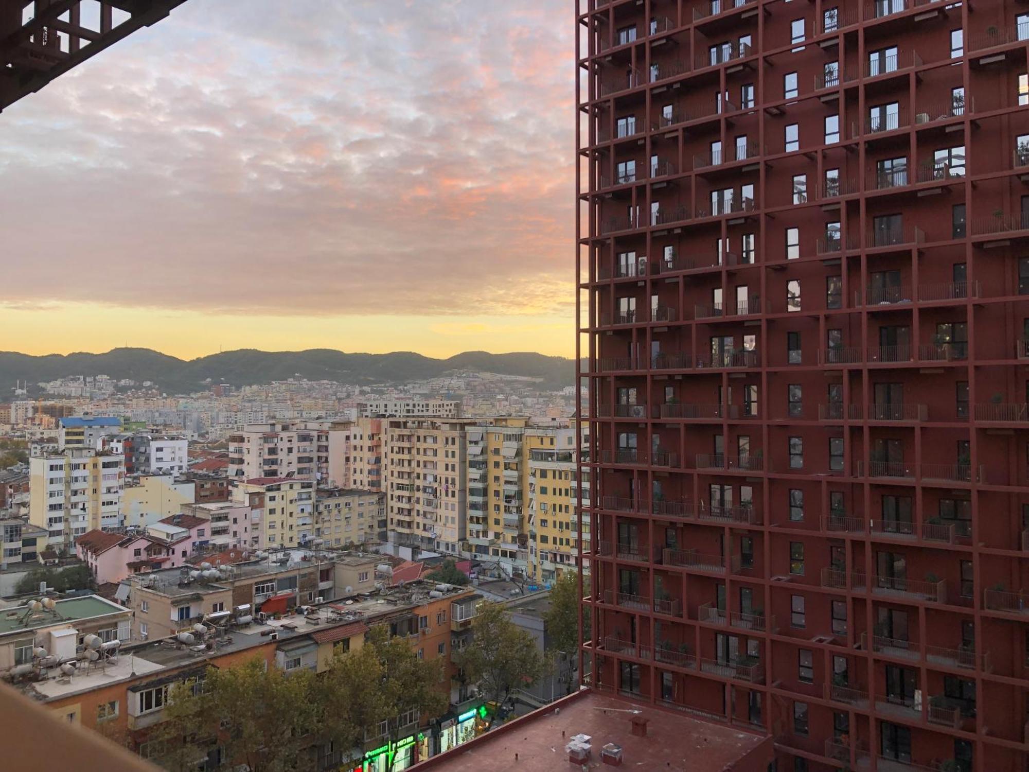 Garden Building Luxury Apartment Тирана Экстерьер фото
